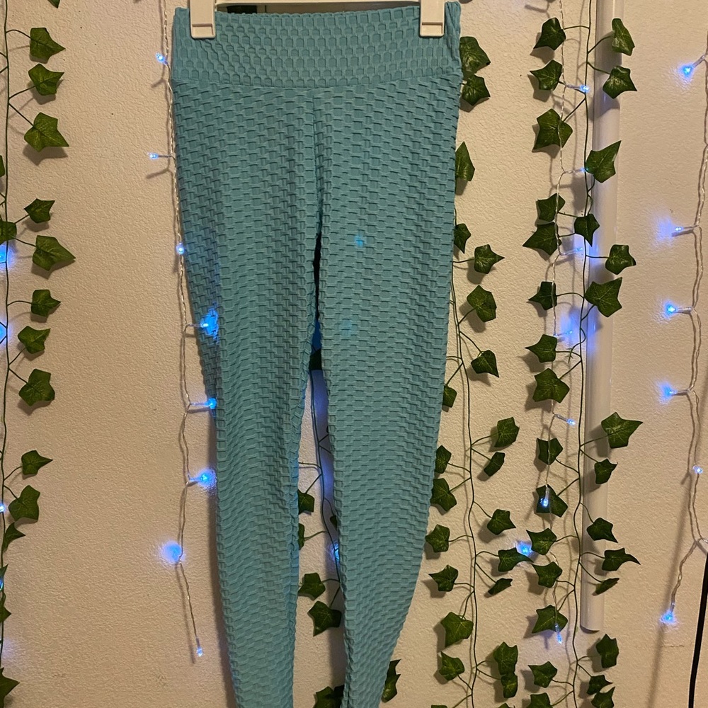 FAMOUS TIK TOK LEGGINGS!